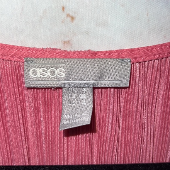 Asos Pink faux wrap splice neckline v neck short sleeve pleated barbie accent 4 - Picture 3 of 11